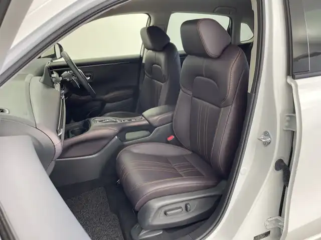 ホンダ ＺＲ－Ｖ ハイブリッド e:HEV Z 新潟県 2023(令5)年 1.9万km プラチナホワイトパール 純正ホンダコネクトディスプレイナビ/（BT/FM/AM/フルセグTV)/全周囲カメラ/ステアリングスイッチ/ステアリングヒーター/パドルシフト/置くだけ充電/D/Nパワーシート/レザーシート/シートヒーター/シートメモリー/ブラインドスポットモニター/ETC/取扱説明書/保証書/整備記録簿