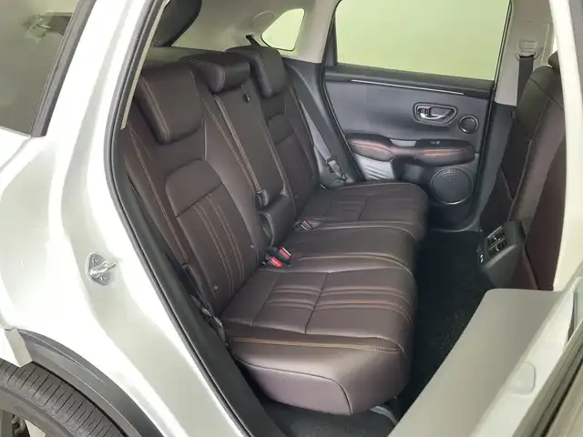 ホンダ ＺＲ－Ｖ ハイブリッド e:HEV Z 新潟県 2023(令5)年 1.9万km プラチナホワイトパール 純正ホンダコネクトディスプレイナビ/（BT/FM/AM/フルセグTV)/全周囲カメラ/ステアリングスイッチ/ステアリングヒーター/パドルシフト/置くだけ充電/D/Nパワーシート/レザーシート/シートヒーター/シートメモリー/ブラインドスポットモニター/ETC/取扱説明書/保証書/整備記録簿