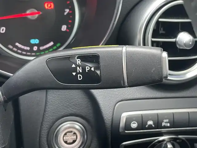 メルセデス・ベンツ Ｃ２００ アバンギャルド AMGライン 山梨県 2019(平31)年 4.5万km ダイヤモンドホワイト レーダーセーフティP /黒革（ARTICOレザー）/前席シートヒーター/純正ＨＤＤナビ/バックカメラ/フルセグTV/AppleCarPlay/パイロットディストロニック　/LＫＡ　/ＢＳＡ　/エアサスペンション　/アンビエントライト　/ＬＥＤヘッドライト/オートハイビーム/トランクオープナー　/純正１８インチＡＷ