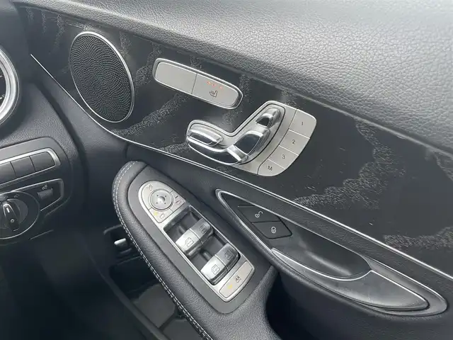 メルセデス・ベンツ Ｃ２００ アバンギャルド AMGライン 山梨県 2019(平31)年 4.5万km ダイヤモンドホワイト レーダーセーフティP /黒革（ARTICOレザー）/前席シートヒーター/純正ＨＤＤナビ/バックカメラ/フルセグTV/AppleCarPlay/パイロットディストロニック　/LＫＡ　/ＢＳＡ　/エアサスペンション　/アンビエントライト　/ＬＥＤヘッドライト/オートハイビーム/トランクオープナー　/純正１８インチＡＷ