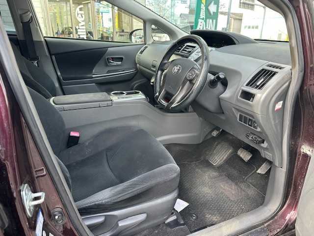 トヨタ プリウス α S チューンブラック 茨城県 2014(平26)年 12.4万km ブラキッシュレッドマイカ 社外ナビ(EX009V)/バックカメラ/ETC/規格外純正17インチアルミ/ステアリングスイッチ