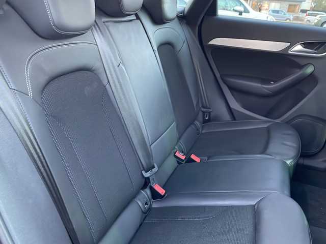 アウディ Ｑ３ 2．0 TFSI クワトロ 170PS Sライン 大阪府 2014(平26)年 2.6万km 黒Ｍ 純正メーカーナビ/バックカメラ/ビルトインETC/RAYs２０インチAW/アイドリングストップ/ルーフレール/LEDヘッドライト/フォグランプ/革巻きステアリング/コーナーセンサー/トノカバー/保証書/取扱説明書/スペアキー1本