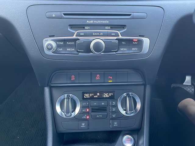 アウディ Ｑ３ 2．0 TFSI クワトロ 170PS Sライン 大阪府 2014(平26)年 2.6万km 黒Ｍ 純正メーカーナビ/バックカメラ/ビルトインETC/RAYs２０インチAW/アイドリングストップ/ルーフレール/LEDヘッドライト/フォグランプ/革巻きステアリング/コーナーセンサー/トノカバー/保証書/取扱説明書/スペアキー1本