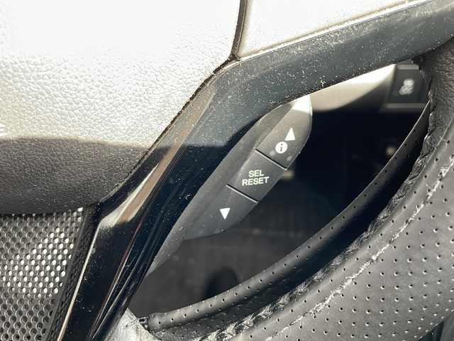 ホンダ ヴェゼル ハイブリッド Z 大阪府 2014(平26)年 11.7万km クリスタルブラックパール 社外ナビ/バックカメラ/ETC/純正１７インチAW/ハーフレザーシート/クルーズコントロール/ルーフレール/ウインカーミラー/社外ツイーター/純正マット/保証書/スペアキー1本