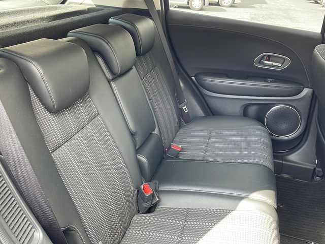 ホンダ ヴェゼル ハイブリッド Z 大阪府 2014(平26)年 11.7万km クリスタルブラックパール 社外ナビ/バックカメラ/ETC/純正１７インチAW/ハーフレザーシート/クルーズコントロール/ルーフレール/ウインカーミラー/社外ツイーター/純正マット/保証書/スペアキー1本