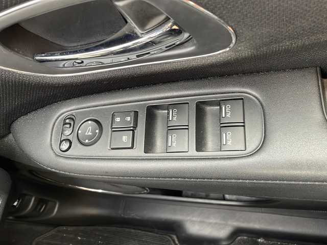 ホンダ ヴェゼル ハイブリッド Z 大阪府 2014(平26)年 11.7万km クリスタルブラックパール 社外ナビ/バックカメラ/ETC/純正１７インチAW/ハーフレザーシート/クルーズコントロール/ルーフレール/ウインカーミラー/社外ツイーター/純正マット/保証書/スペアキー1本