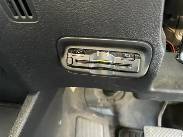 ホンダ ヴェゼル ハイブリッド Z 大阪府 2014(平26)年 11.7万km クリスタルブラックパール ”(株)IDOMが運営する【じしゃロン堺店】の自社ローン専用車両になります。/こちらは現金またはオートローンご利用時の価格です。自社ローンご希望の方は別途その旨お申付け下さい”