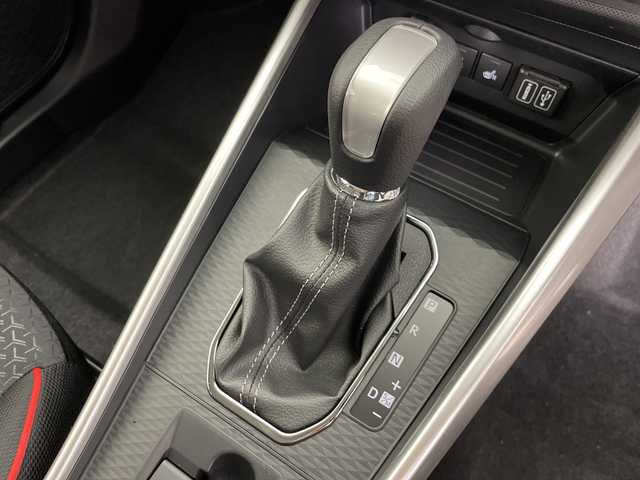 トヨタ ライズ Z 道央・札幌 2025(令7)年 0.1千km ブラックマイカメタリック/シャイニングホワイトパール ・4WD/・純正ディスプレイオーディオ/・BT&USB&フルセグTV&HDMI/・AppleCarPlay&AndroidAuto/・バックカメラ/・スマートアシスト/・レーダークルーズコントロール/・クリアランスソナー/・前席シートヒーター/・ステアリングスイッチ/・アイドリングストップ/・LEDヘッドライト/・オートライト/・オートマチックハイビーム/・プッシュスタート/・スマートキー/・保証書