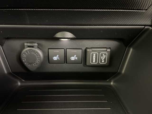 トヨタ ライズ Z 道央・札幌 2025(令7)年 0.1千km ブラックマイカメタリック/シャイニングホワイトパール ・4WD/・純正ディスプレイオーディオ/・BT&USB&フルセグTV&HDMI/・AppleCarPlay&AndroidAuto/・バックカメラ/・スマートアシスト/・レーダークルーズコントロール/・クリアランスソナー/・前席シートヒーター/・ステアリングスイッチ/・アイドリングストップ/・LEDヘッドライト/・オートライト/・オートマチックハイビーム/・プッシュスタート/・スマートキー/・保証書