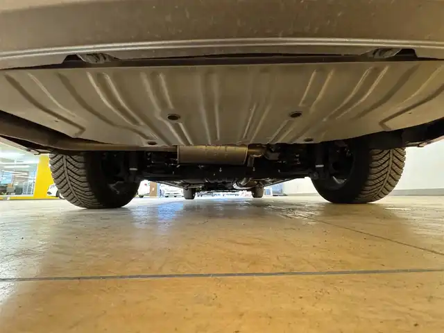 日産 セレナ X V 群馬県 2020(令2)年 8.1万km ダークメタルグレー 安全装備/・衝突軽減ブレーキ/・ブラインドスポットモニター/・アラウンドビューモニター/・コーナーセンサー/・レーンキープアシスト/・オートライト/・クルーズコントロール/純正9インチナビ/・AM/FM/フルセグTV/・Bluetooth/CD/DVD/両側電動スライドドア/ETC/前後ドライブレコーダー/リアカーテン/純正フロアマット/純正16インチアルミホイール/スマートキー/プッシュスタート