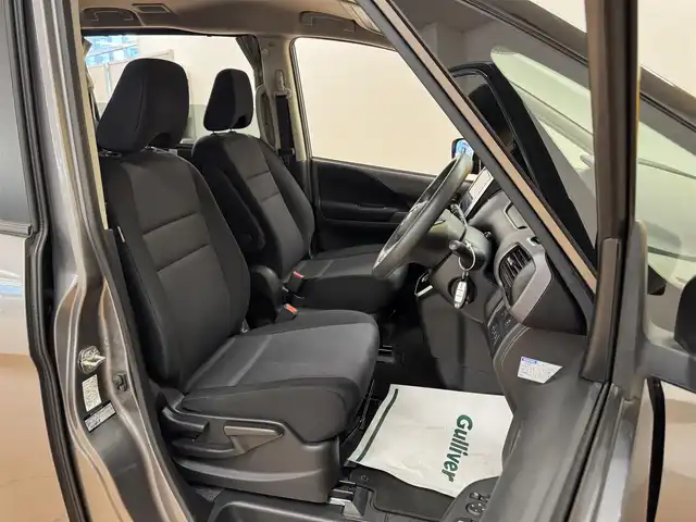 日産 セレナ X V 群馬県 2020(令2)年 8.1万km ダークメタルグレー 安全装備/・衝突軽減ブレーキ/・ブラインドスポットモニター/・アラウンドビューモニター/・コーナーセンサー/・レーンキープアシスト/・オートライト/・クルーズコントロール/純正9インチナビ/・AM/FM/フルセグTV/・Bluetooth/CD/DVD/両側電動スライドドア/ETC/前後ドライブレコーダー/リアカーテン/純正フロアマット/純正16インチアルミホイール/スマートキー/プッシュスタート