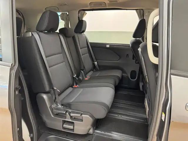 日産 セレナ X V 群馬県 2020(令2)年 8.1万km ダークメタルグレー 安全装備/・衝突軽減ブレーキ/・ブラインドスポットモニター/・アラウンドビューモニター/・コーナーセンサー/・レーンキープアシスト/・オートライト/・クルーズコントロール/純正9インチナビ/・AM/FM/フルセグTV/・Bluetooth/CD/DVD/両側電動スライドドア/ETC/前後ドライブレコーダー/リアカーテン/純正フロアマット/純正16インチアルミホイール/スマートキー/プッシュスタート