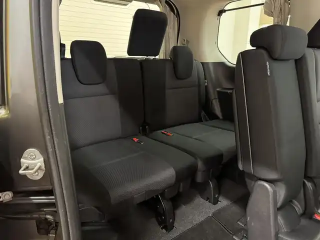 日産 セレナ X V 群馬県 2020(令2)年 8.1万km ダークメタルグレー 安全装備/・衝突軽減ブレーキ/・ブラインドスポットモニター/・アラウンドビューモニター/・コーナーセンサー/・レーンキープアシスト/・オートライト/・クルーズコントロール/純正9インチナビ/・AM/FM/フルセグTV/・Bluetooth/CD/DVD/両側電動スライドドア/ETC/前後ドライブレコーダー/リアカーテン/純正フロアマット/純正16インチアルミホイール/スマートキー/プッシュスタート