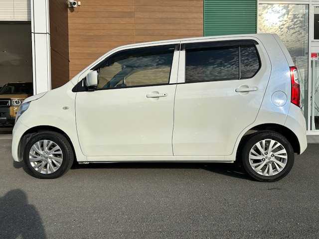 スズキ ワゴンＲ FX 静岡県 2016(平28)年 4.9万km クリスタルホワイトP 社外ナビ（AM FM Bluetooth  フルセグTV 電話 CD DVD SD）/ドライブレコーダー/スマートキー/プッシュスタート/ETC/純正フロアマット/純正アルミホイール/パワーステアリング/アイドリングストップ/ハロゲンヘッドライト/ABS/横滑り防止装置/盗難防止装置/プリクラッシュセーフティ