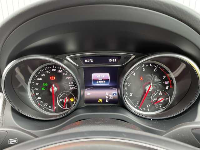 メルセデス・ベンツ ＧＬＡ２２０ 4マチック 青森県 2019(令1)年 4.2万km ポーラホワイト オプション/レーダーセーフティパッケージ/-ブラインドスポットアシスト/-アクティブディスタンスアシストディストロニック/-レーンキーピングアシスト/-PRE SAFE/純正HDDナビ/(CD/DVD/Bluetooth/CarPlay/フルセグTV)/主要装備/バックカメラ/ETC/ドライブレコーダー/パドルシフト/社外AWスタッドレス/純正AWサマータイヤ車載/キーレスゴー/LEDヘッドライト/パークトロニック/シートヒーター/パワーバックドア