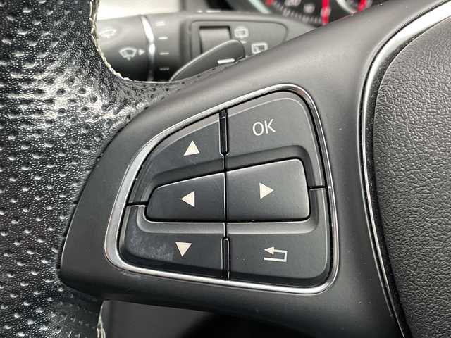 メルセデス・ベンツ ＧＬＡ２２０ 4マチック 青森県 2019(令1)年 4.2万km ポーラホワイト オプション/レーダーセーフティパッケージ/-ブラインドスポットアシスト/-アクティブディスタンスアシストディストロニック/-レーンキーピングアシスト/-PRE SAFE/純正HDDナビ/(CD/DVD/Bluetooth/CarPlay/フルセグTV)/主要装備/バックカメラ/ETC/ドライブレコーダー/パドルシフト/社外AWスタッドレス/純正AWサマータイヤ車載/キーレスゴー/LEDヘッドライト/パークトロニック/シートヒーター/パワーバックドア