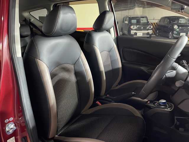 日産 ノート e－パワー メダリスト 広島県 2017(平29)年 4.8万km ガーネットレッド 純正ナビ/アラウンドビューモニター/インテリジェントルームミラー/ドラレコ/ＥＴＣ/フルセグ/コーナーセンサー/オートライト/レーンキープアシスト/フォグランプ/ＬＥＤヘッドライト/衝突軽減/踏み間違い防止/エアバッグ(運転席/助手席)/純正15インチアルミホイール(185/65/R15)