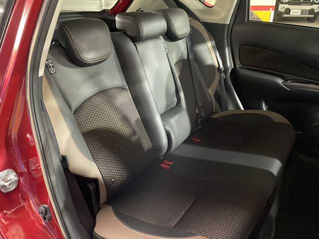 日産 ノート e－パワー メダリスト 広島県 2017(平29)年 4.8万km ガーネットレッド 純正ナビ/アラウンドビューモニター/インテリジェントルームミラー/ドラレコ/ＥＴＣ/フルセグ/コーナーセンサー/オートライト/レーンキープアシスト/フォグランプ/ＬＥＤヘッドライト/衝突軽減/踏み間違い防止/エアバッグ(運転席/助手席)/純正15インチアルミホイール(185/65/R15)