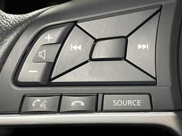 日産 ノート e－パワー メダリスト 広島県 2017(平29)年 4.8万km ガーネットレッド 純正ナビ/アラウンドビューモニター/インテリジェントルームミラー/ドラレコ/ＥＴＣ/フルセグ/コーナーセンサー/オートライト/レーンキープアシスト/フォグランプ/ＬＥＤヘッドライト/衝突軽減/踏み間違い防止/エアバッグ(運転席/助手席)/純正15インチアルミホイール(185/65/R15)