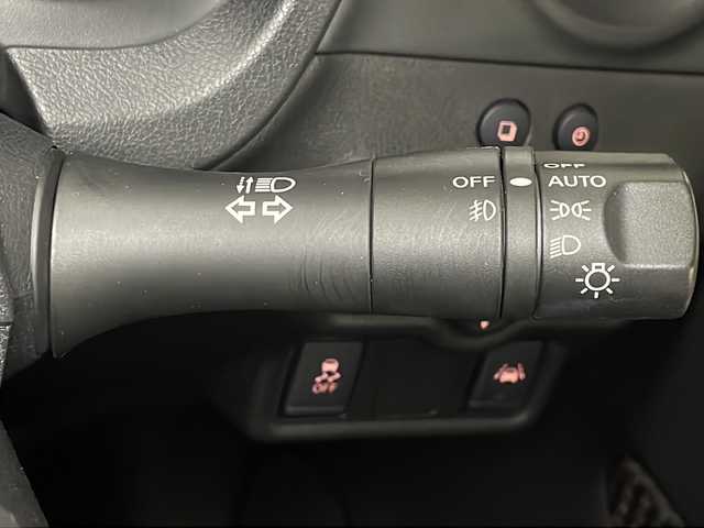 日産 ノート e－パワー メダリスト 広島県 2017(平29)年 4.8万km ガーネットレッド 純正ナビ/アラウンドビューモニター/インテリジェントルームミラー/ドラレコ/ＥＴＣ/フルセグ/コーナーセンサー/オートライト/レーンキープアシスト/フォグランプ/ＬＥＤヘッドライト/衝突軽減/踏み間違い防止/エアバッグ(運転席/助手席)/純正15インチアルミホイール(185/65/R15)