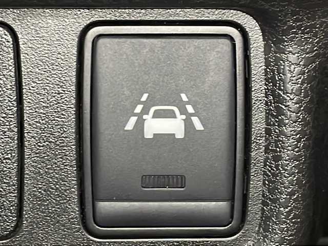 日産 ノート e－パワー メダリスト 広島県 2017(平29)年 4.8万km ガーネットレッド 純正ナビ/アラウンドビューモニター/インテリジェントルームミラー/ドラレコ/ＥＴＣ/フルセグ/コーナーセンサー/オートライト/レーンキープアシスト/フォグランプ/ＬＥＤヘッドライト/衝突軽減/踏み間違い防止/エアバッグ(運転席/助手席)/純正15インチアルミホイール(185/65/R15)