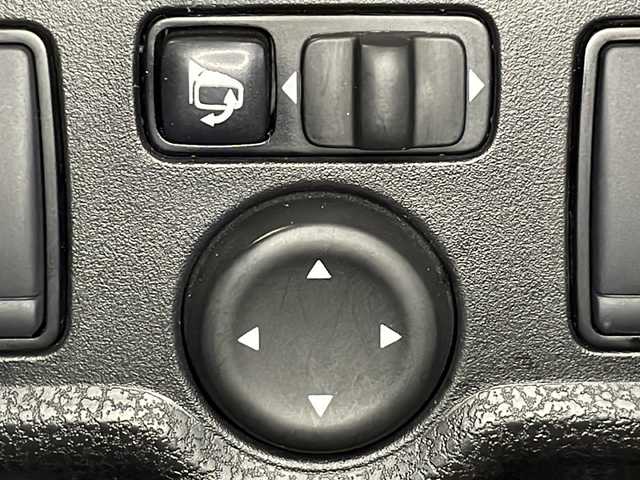 日産 ノート e－パワー メダリスト 広島県 2017(平29)年 4.8万km ガーネットレッド 純正ナビ/アラウンドビューモニター/インテリジェントルームミラー/ドラレコ/ＥＴＣ/フルセグ/コーナーセンサー/オートライト/レーンキープアシスト/フォグランプ/ＬＥＤヘッドライト/衝突軽減/踏み間違い防止/エアバッグ(運転席/助手席)/純正15インチアルミホイール(185/65/R15)