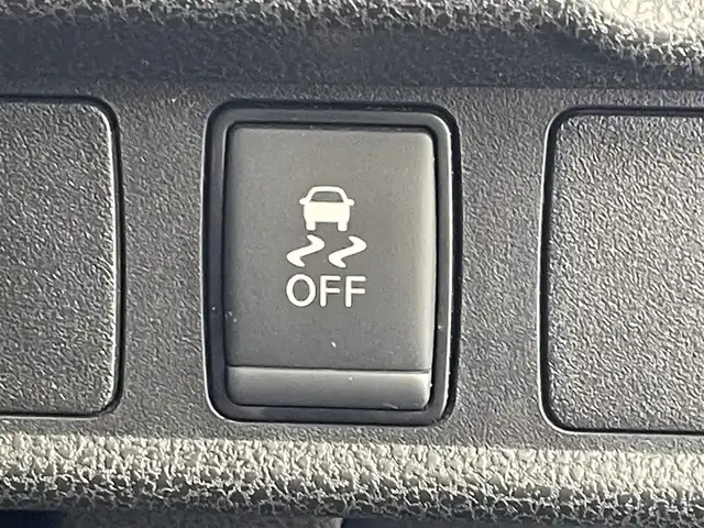 日産 ノート e－パワー メダリスト Bアロー 群馬県 2019(令1)年 4万km ブリリアントホワイトパール/スーパーブラック 2トーン 純正ナビ　全周囲カメラ　電子ミラー　ＥＴＣ　アダプティブクルーズコントロール　衝突被害軽減ブレーキ　レーンアシスト　クリアランスソナー　ＨＩＤライト　オートライト　プッシュスタートボタン　禁煙車