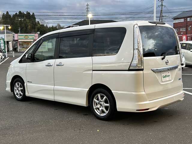 日産 セレナ