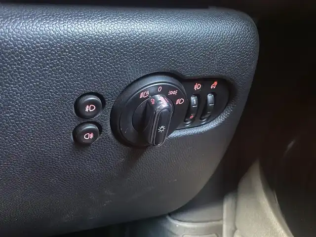 ＭＩＮＩ ミニ クーパー SD 愛知県 2020(令2)年 3.4万km ホワイト・シルバー ペッパーＰＫＧ　/インテリジェントセーフティ　/アクティブクルーズコントロール　/ナビ　/Ｂｌｕｅｔｏｏｔｈ　/バックカメラ　/コーナーセンサー　/コンフォートアクセス　/ＬＥＤオートライト　/ドライブレコーダー