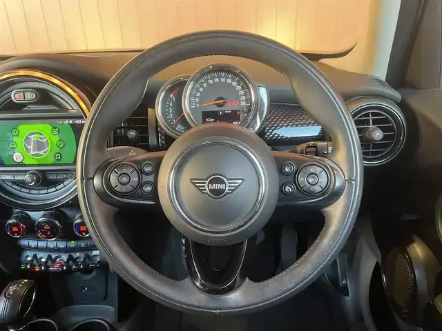 ＭＩＮＩ ミニ クーパー SD 愛知県 2020(令2)年 3.4万km ホワイト・シルバー ペッパーＰＫＧ　/インテリジェントセーフティ　/アクティブクルーズコントロール　/ナビ　/Ｂｌｕｅｔｏｏｔｈ　/バックカメラ　/コーナーセンサー　/コンフォートアクセス　/ＬＥＤオートライト　/ドライブレコーダー
