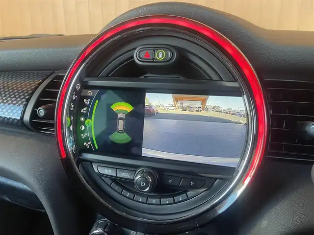 ＭＩＮＩ ミニ クーパー SD 愛知県 2020(令2)年 3.4万km ホワイト・シルバー ペッパーＰＫＧ　/インテリジェントセーフティ　/アクティブクルーズコントロール　/ナビ　/Ｂｌｕｅｔｏｏｔｈ　/バックカメラ　/コーナーセンサー　/コンフォートアクセス　/ＬＥＤオートライト　/ドライブレコーダー