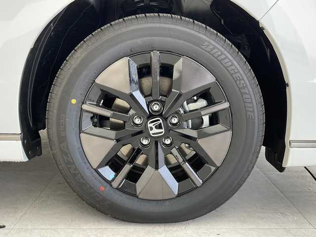 ホンダ ステップワゴン スパーダ eHEV 愛知県 2025(令7)年 0.1万km未満 プラチナホワイトパール 登録済未使用車/衝突軽減システム/純正ナビ/両側パワースライドドア/レーダークルーズコントロール/シートヒーター/電動リアゲート/バックカメラ/フルセグ/CD DVD/Bluetooth/コーナーセンサー/純正アルミホイール/ブラインドスポットモニター/LEDヘッドライト/パドルシフト/電動リアゲート/ステアリングスイッチ/スマートキー/プッシュスタート
