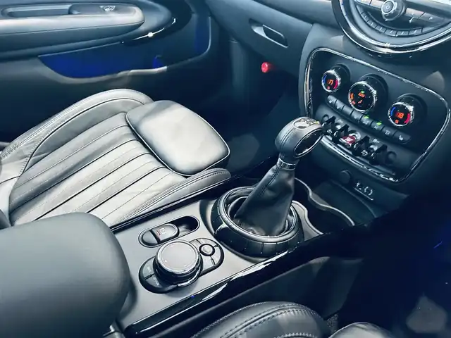ＭＩＮＩ ミニ クラブマン クーパーSD 大阪府 2017(平29)年 3.5万km チリ・レッド ペッパーP/インテリジェントセーフティ/ACC/黒革/パワーシート/Dシートメモリ/シートヒーター/純正ナビ/バックカメラ/純正18インチAW/クリアランスソナー/ETC/USB/AUX/Bluetooth