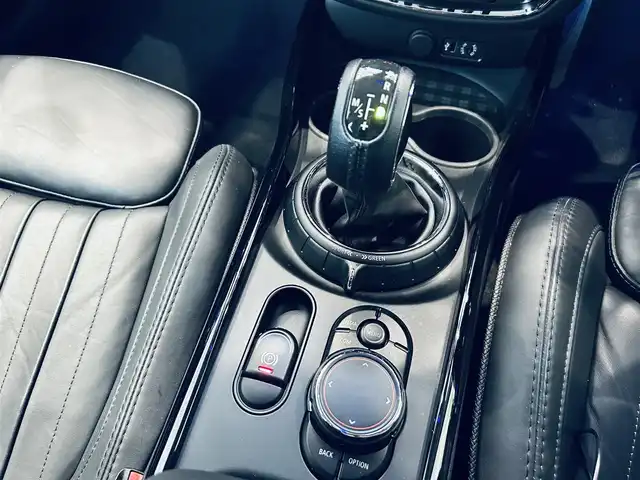 ＭＩＮＩ ミニ クラブマン クーパーSD 大阪府 2017(平29)年 3.5万km チリ・レッド ペッパーP/インテリジェントセーフティ/ACC/黒革/パワーシート/Dシートメモリ/シートヒーター/純正ナビ/バックカメラ/純正18インチAW/クリアランスソナー/ETC/USB/AUX/Bluetooth