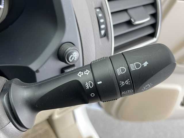 トヨタ ランドクルーザー プラド TX Lパッケージ 長野県 2019(令1)年 1.6万km スーパーホワイトⅡ 4WD/純正ナビ/トヨタセーフティセンスP/前後ドライブレコーダー/全方位カメラ/バックカメラ/社外レーダー/フルセグTV/Bluetooth/USB/AUX/ビルトインETC2.0/サンルーフ/パワーシート（運転席、助手席）/エアシート（運転席、助手席）/デジタルインナーミラー/オートライト/LEDヘッドライト/オートマチックハイビーム/フォグランプ/ヘッドライトウォッシャー/ステアリングスイッチ/木目調革巻きステアリング/純正フロアマット/純正アルミホイール/電動格納ミラー/ウインカーミラー/エンジンスターター/ルーフレール