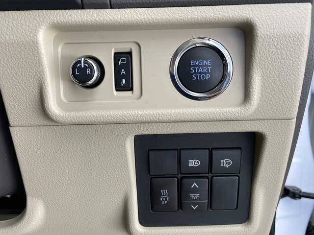 トヨタ ランドクルーザー プラド TX Lパッケージ 長野県 2019(令1)年 1.6万km スーパーホワイトⅡ 4WD/純正ナビ/トヨタセーフティセンスP/前後ドライブレコーダー/全方位カメラ/バックカメラ/社外レーダー/フルセグTV/Bluetooth/USB/AUX/ビルトインETC2.0/サンルーフ/パワーシート（運転席、助手席）/エアシート（運転席、助手席）/デジタルインナーミラー/オートライト/LEDヘッドライト/オートマチックハイビーム/フォグランプ/ヘッドライトウォッシャー/ステアリングスイッチ/木目調革巻きステアリング/純正フロアマット/純正アルミホイール/電動格納ミラー/ウインカーミラー/エンジンスターター/ルーフレール