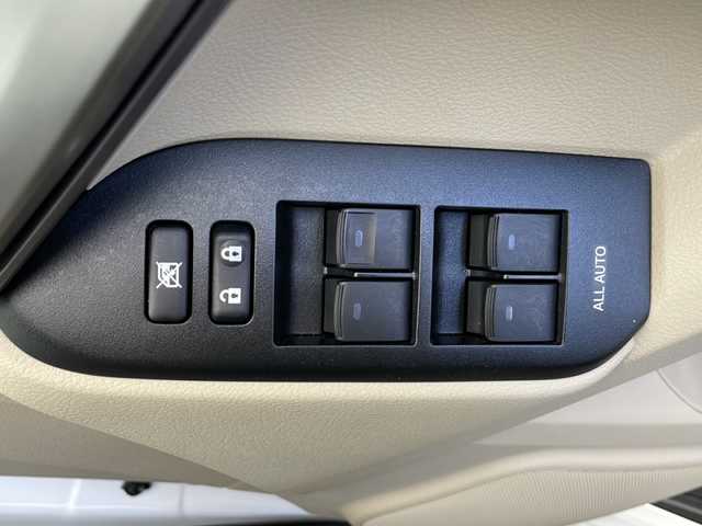 トヨタ ランドクルーザー プラド TX Lパッケージ 長野県 2019(令1)年 1.6万km スーパーホワイトⅡ 4WD/純正ナビ/トヨタセーフティセンスP/前後ドライブレコーダー/全方位カメラ/バックカメラ/社外レーダー/フルセグTV/Bluetooth/USB/AUX/ビルトインETC2.0/サンルーフ/パワーシート（運転席、助手席）/エアシート（運転席、助手席）/デジタルインナーミラー/オートライト/LEDヘッドライト/オートマチックハイビーム/フォグランプ/ヘッドライトウォッシャー/ステアリングスイッチ/木目調革巻きステアリング/純正フロアマット/純正アルミホイール/電動格納ミラー/ウインカーミラー/エンジンスターター/ルーフレール