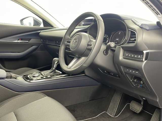 マツダ ＣＸ－３０ 栃木県 2021(令3)年 1.1万km 紺 純正ナビ/CD/DVD/TV/FM/AM/ETC/ドライブレコーダー/追従走行付きクルーズコントロール/バック、フロント、サイドカメラ/360度カメラ/スマートキー/プッシュスタート/パドルシフト/運転席パワーシート/前席シートヒーター/ステアリングヒーター/電動リアゲート/電動格納ミラー/MTモード付AT/横滑り防止装置/衝突軽減