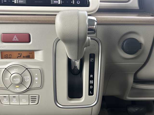 スズキ ラパン X 愛知県 2015(平27)年 6.2万km フレンチミントパールメタリック 純正ＳＤナビ(AVIC-RL09)　/フルセグ/Ｂｌｕｅｔｏｏｔｈ/ＣＤ/ＤＶＤ/ＵＳＢ入力端子　/衝突軽減ブレーキ　/純正アルミホイール　/運転席シートヒーター　/アイドリングストップ　/スマートキー　/ベンチシート　/フロアマット