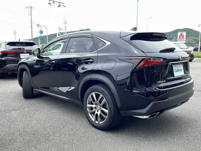 レクサス ＮＸ 200t 兵庫県 2016(平28)年 7.4万km ブラック 純正フルセグ付きナビ/・BT/・CD/DVD/衝突軽減/クルーズコントロール追従あり/プッシュバックドア/アイドリングストップ/シートヒーター/パドルシフト/革巻きステアリング/クリアランスソナー/三眼LEDヘッドライト/パワーシート/ビルトインETC/純正18インチアルミホイール/カーテンエアバック