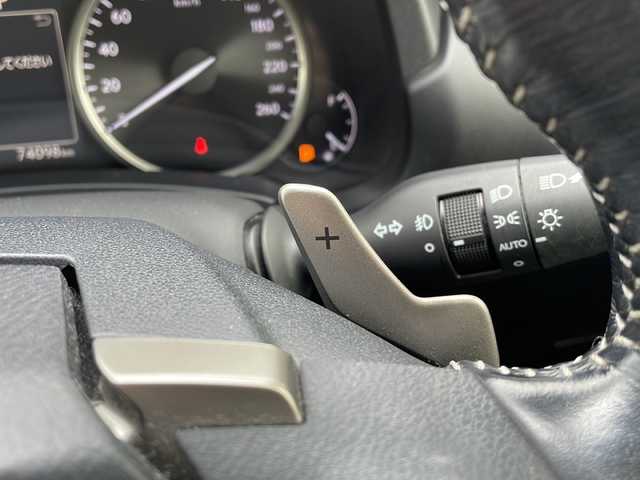 レクサス ＮＸ 200t 兵庫県 2016(平28)年 7.4万km ブラック 純正フルセグ付きナビ/・BT/・CD/DVD/衝突軽減/クルーズコントロール追従あり/プッシュバックドア/アイドリングストップ/シートヒーター/パドルシフト/革巻きステアリング/クリアランスソナー/三眼LEDヘッドライト/パワーシート/ビルトインETC/純正18インチアルミホイール/カーテンエアバック