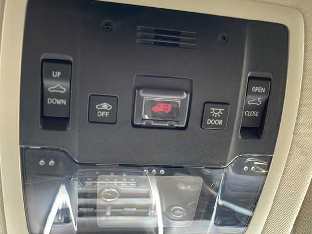 レクサス ＮＸ 200t 兵庫県 2016(平28)年 7.4万km ブラック 純正フルセグ付きナビ/・BT/・CD/DVD/衝突軽減/クルーズコントロール追従あり/プッシュバックドア/アイドリングストップ/シートヒーター/パドルシフト/革巻きステアリング/クリアランスソナー/三眼LEDヘッドライト/パワーシート/ビルトインETC/純正18インチアルミホイール/カーテンエアバック