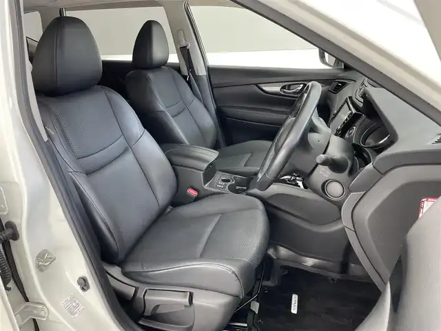 日産 エクストレイル 20Xi 愛知県 2018(平30)年 5万km ブリリアントホワイトパール 純正９型ナビ　フルセグＴＶ　ＢＴ　プロパイロット　全方位カメラ　デジタルインナーミラー　黒合皮　シートヒーター　電度リアゲート　電動パーキング　ＬＥＤオートライト　衝突軽減装置　追従クルコン　クイックコンフォートシートヒーター　コーナーセンサー　ミラーヒーター　禁煙車