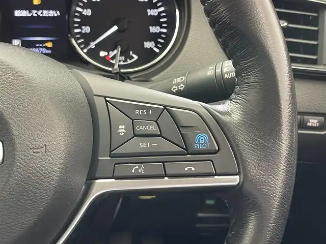 日産 エクストレイル 20Xi 愛知県 2018(平30)年 5万km ブリリアントホワイトパール 純正９型ナビ　フルセグＴＶ　ＢＴ　プロパイロット　全方位カメラ　デジタルインナーミラー　黒合皮　シートヒーター　電度リアゲート　電動パーキング　ＬＥＤオートライト　衝突軽減装置　追従クルコン　クイックコンフォートシートヒーター　コーナーセンサー　ミラーヒーター　禁煙車