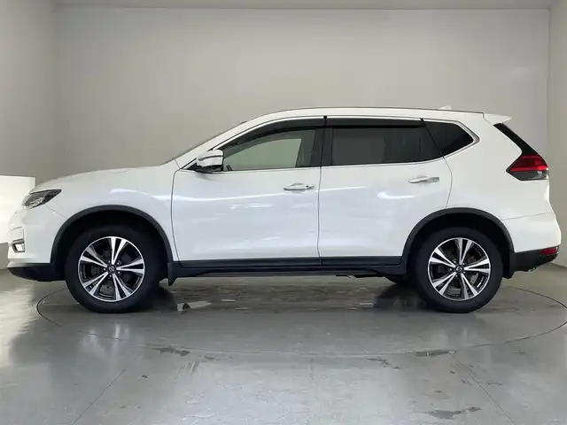 日産 エクストレイル 20Xi 愛知県 2018(平30)年 5万km ブリリアントホワイトパール 純正９型ナビ　フルセグＴＶ　ＢＴ　プロパイロット　全方位カメラ　デジタルインナーミラー　黒合皮　シートヒーター　電度リアゲート　電動パーキング　ＬＥＤオートライト　衝突軽減装置　追従クルコン　クイックコンフォートシートヒーター　コーナーセンサー　ミラーヒーター　禁煙車
