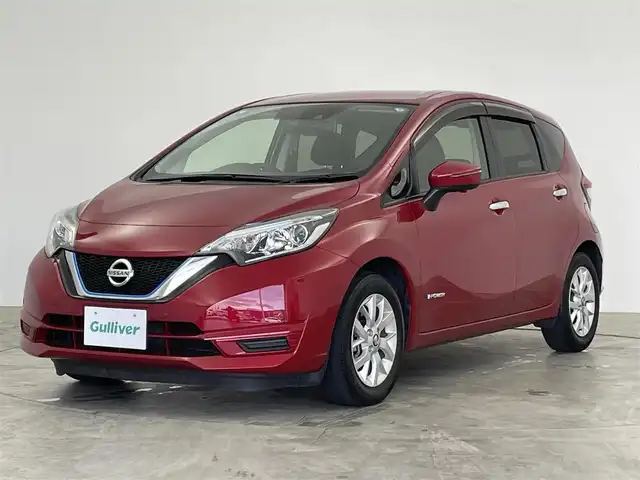 日産 ノート e－パワー X 群馬県 2018(平30)年 4万km ガーネットレッド 純正７インチナビ　アラウンドビューモニター　エマージェンシーブレーキ　クルーズコントロール　車線逸脱警報　デジタルインナーミラー　コーナーセンサー　ＬＥＤヘッドライト　ドライブレコーダー　ＥＴＣ　禁煙