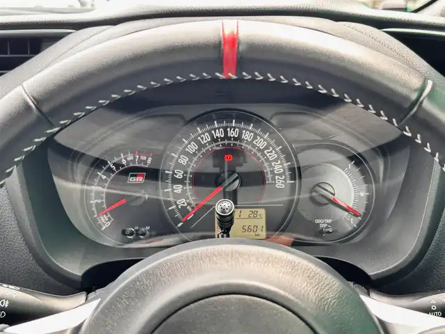 トヨタ ヴィッツ GRMNターボ 宮城県 2018(平30)年 0.6万km スーパーホワイトⅡ 限定150台/スーパーチャージャー/6速MT/社外ナビ/・CD/DVD/・Bluetooth/・フルセグTV/ETC/ドライブレコーダー/革巻きステアリング/ステアリングスイッチ/LEDヘッドランプ/フォグランプ/オートライト/電動格納ミラー/純正17インチAW（BBS製）/純正フロアマット/トノカバー/W/サイド/カーテン/ニーエアバッグ