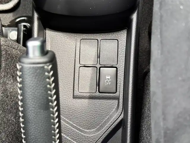 トヨタ ヴィッツ GRMNターボ 宮城県 2018(平30)年 0.6万km スーパーホワイトⅡ 限定150台/スーパーチャージャー/6速MT/社外ナビ/・CD/DVD/・Bluetooth/・フルセグTV/ETC/ドライブレコーダー/革巻きステアリング/ステアリングスイッチ/LEDヘッドランプ/フォグランプ/オートライト/電動格納ミラー/純正17インチAW（BBS製）/純正フロアマット/トノカバー/W/サイド/カーテン/ニーエアバッグ