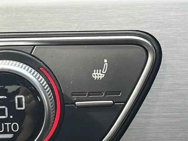 アウディ Ａ４ 40TDIクワトロ Sライン 静岡県 2022(令4)年 2.2万km ミトスブラックメタリック マトリクスLEDヘッドライト/ハーフレザーシート/電動リアゲート/サイドアシスト/バーチャルコックピット/MMI/(Bluetooth/CarPlay/フルセグ)/衝突被害軽減システム/360°カメラ/アダプティブクルーズコントロール/レーンキープアシスト/パーキングアシスト/メモリー付パワーシート/全席シートヒーター/アドバンストキー/ETC2.0/ドライブレコーダー/純正フロアマット/純正18インチアルミホイール/保証書/取扱説明書
