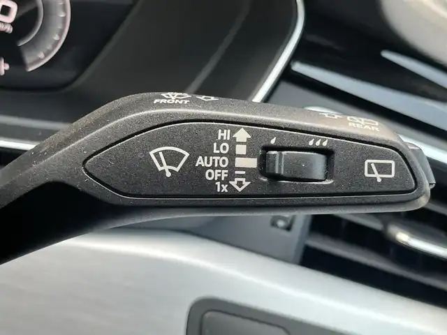 アウディ Ａ４ 40TDIクワトロ Sライン 静岡県 2022(令4)年 2.2万km ミトスブラックメタリック マトリクスLEDヘッドライト/ハーフレザーシート/電動リアゲート/サイドアシスト/バーチャルコックピット/MMI/(Bluetooth/CarPlay/フルセグ)/衝突被害軽減システム/360°カメラ/アダプティブクルーズコントロール/レーンキープアシスト/パーキングアシスト/メモリー付パワーシート/全席シートヒーター/アドバンストキー/ETC2.0/ドライブレコーダー/純正フロアマット/純正18インチアルミホイール/保証書/取扱説明書